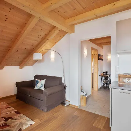 Wernerhof Latemar * サン・ジェネージオ・アテジーノ